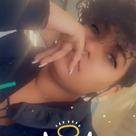 Profile Picture of Ashley Hroncich (@hroncich18) on Poshmark