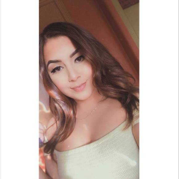 Profile Picture of Jasmine Cardenas (@jasmineecs99) on Poshmark