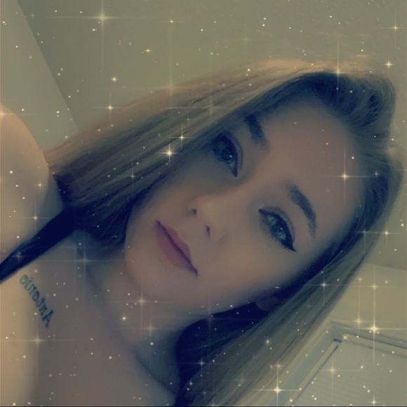 Profile Picture of B Savage (@bsavage2597) on Poshmark