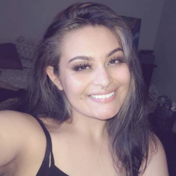 Profile Picture of Catherine Gonzalez (@y0cathy707) on Poshmark