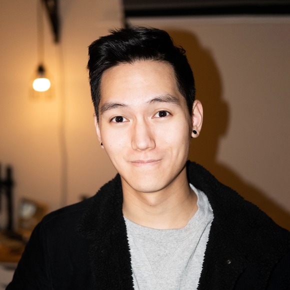 Profile Picture of Scott Yu-jan (@dkejdir) on Poshmark