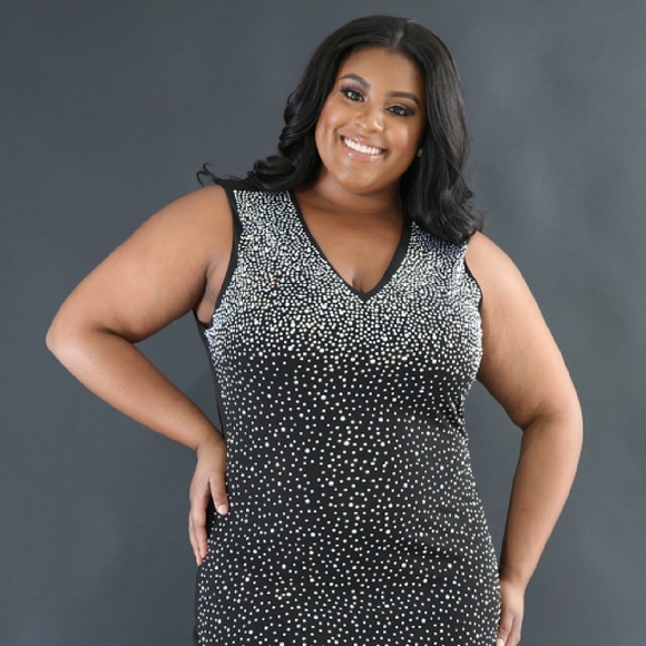 Profile Picture of Robin Fowler (@robras0617) on Poshmark