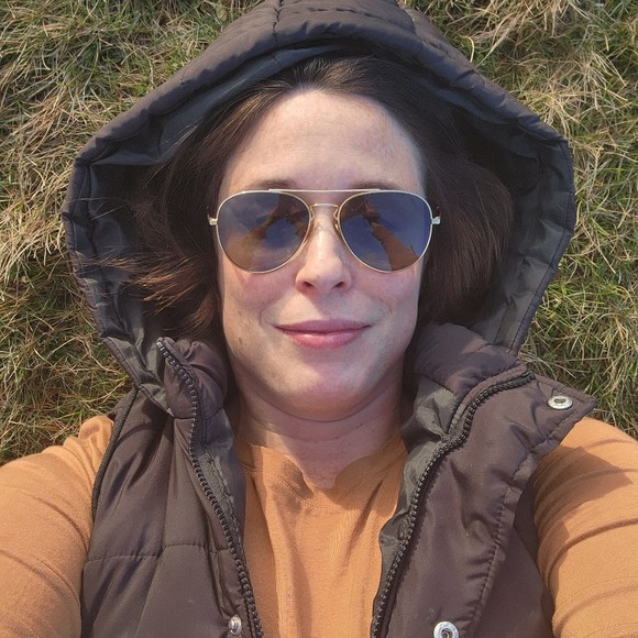 Profile Picture of Jennifer Cranshaw (@jencranshaw) on Poshmark