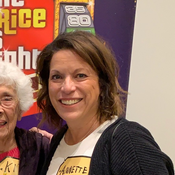 Profile Picture of Annette Odom (@alodom5) on Poshmark