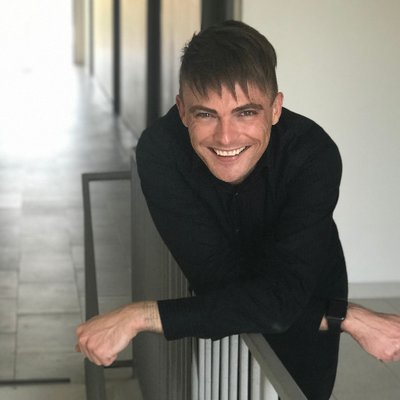 Profile Picture of OliverDrakeford (@ollywoodhills) on Twitter