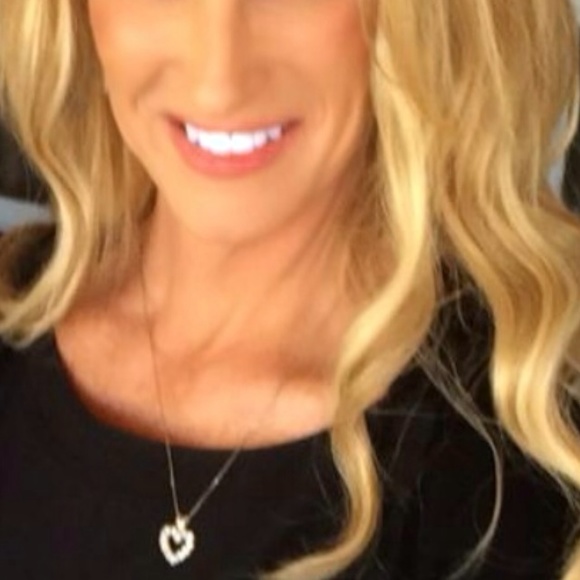 Profile Picture of Shelley Sciortino (@coolie4a) on Poshmark