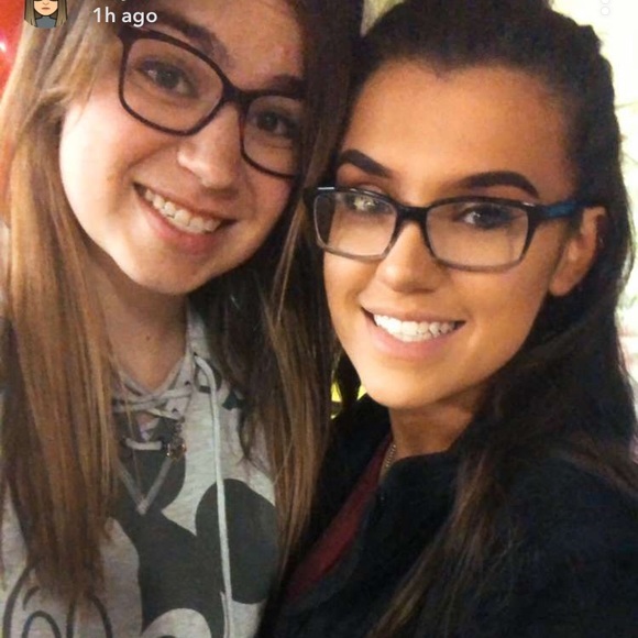 Profile Picture of Alexa Esposito (@aesposito77) on Poshmark