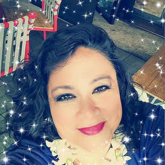 Profile Picture of Lorie Nagata (@lnagata) on Poshmark