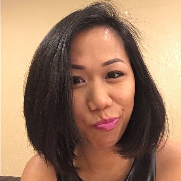 Profile Picture of Ann Nguyen (@anthuynguyen7) on Poshmark