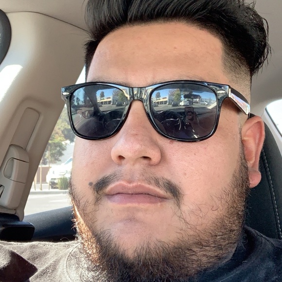 Profile Picture of Kevin Dominguez (@kevindomingu714) on Poshmark