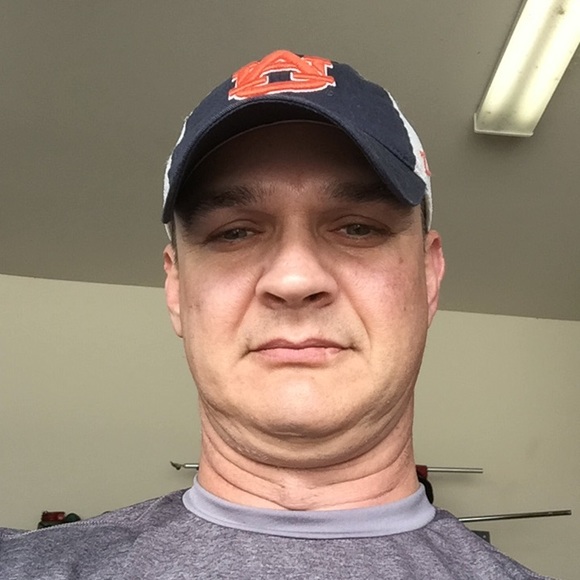 Profile Picture of Rick Winborn (@rickw75) on Poshmark