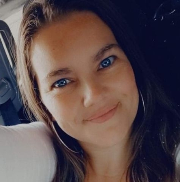 Profile Picture of Jessica j Weaver (@jwpeaches23) on Poshmark