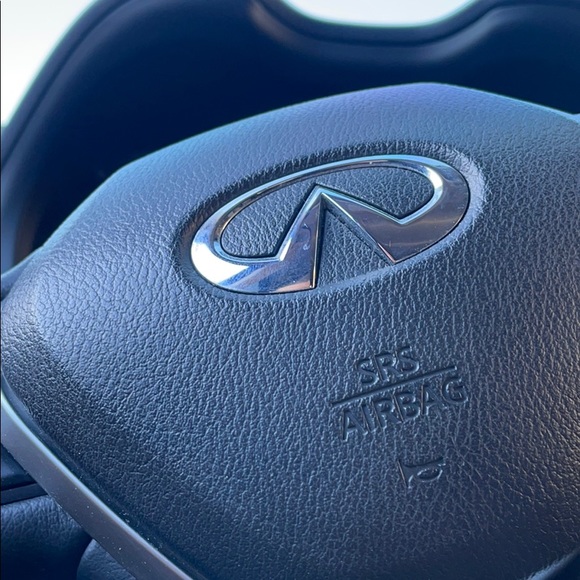 Profile Picture of Cesar Reyes (@cesarreyes91) on Poshmark