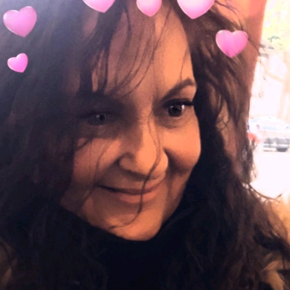 Profile Picture of Sherri Adams (@sherritree44) on Poshmark