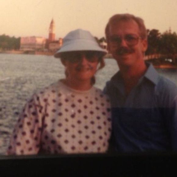 Profile Picture of Cindy Alexander (@roadrunner1960) on Poshmark