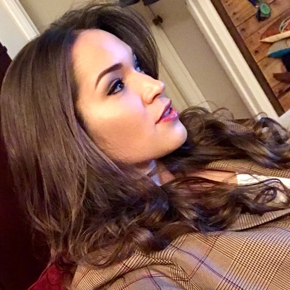 Profile Picture of Karla Simontacchi-gbologah (@kasimonta) on Poshmark