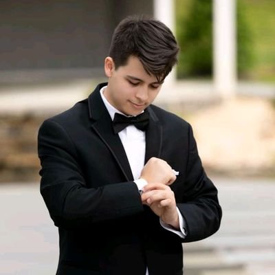 Profile Picture of Scott Carl (@thegraytscott) on Twitter
