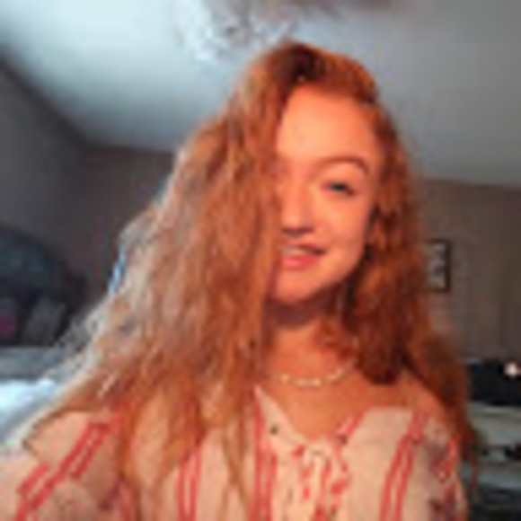 Profile Picture of Tori King (@toricking03) on Poshmark