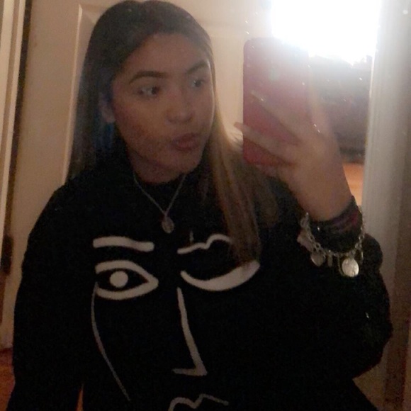 Profile Picture of Daniela Cisneros (@dcisneros5830) on Poshmark