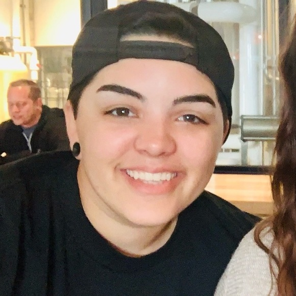 Profile Picture of Jenna Farrow (@jfarrow67) on Poshmark