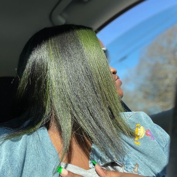 Profile Picture of Chrissy Chrissy (@chrissychris285) on Poshmark