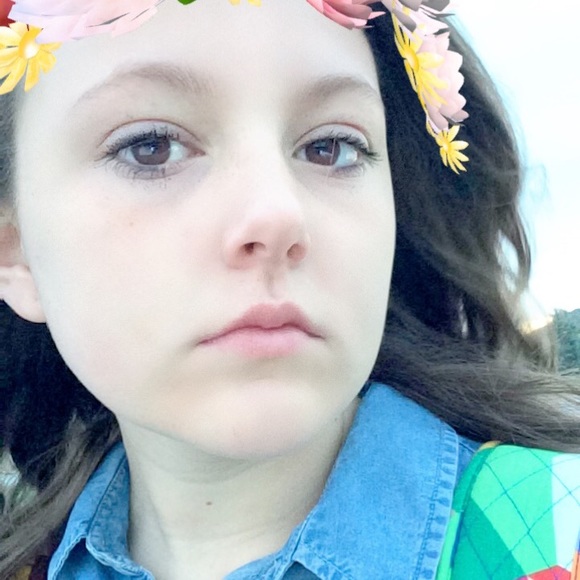 Profile Picture of Chloe Carson (@chloeecarsoni) on Poshmark
