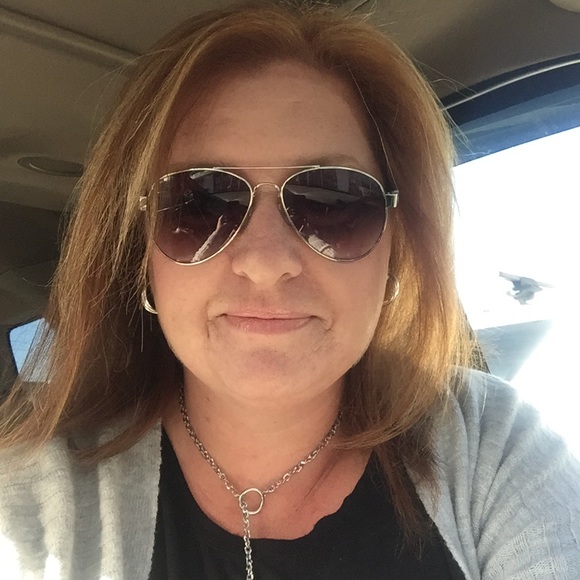 Profile Picture of Katie Wiendl (@tata96755) on Poshmark