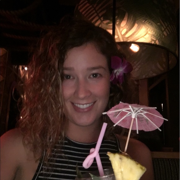 Profile Picture of Chelsea Sallstrom (@csallst2) on Poshmark