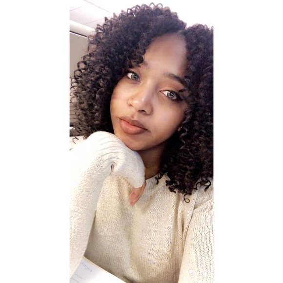 Profile Picture of Demecca Fisher (@demif927) on Poshmark