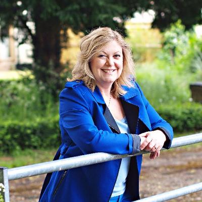 Profile Picture of Susan Heaton Wright (@superstarcomms) on Twitter