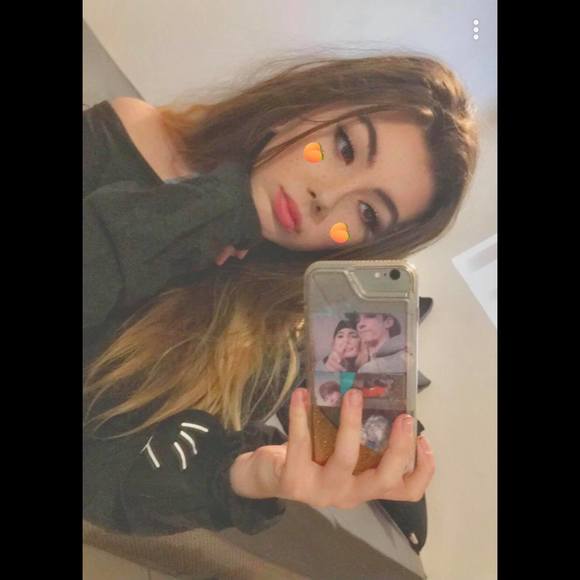 Profile Picture of Allie Wartenberg (@alliewartenberg) on Poshmark