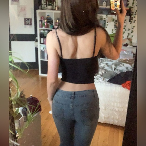 Profile Picture of Amara Smith (@marii_69) on Poshmark