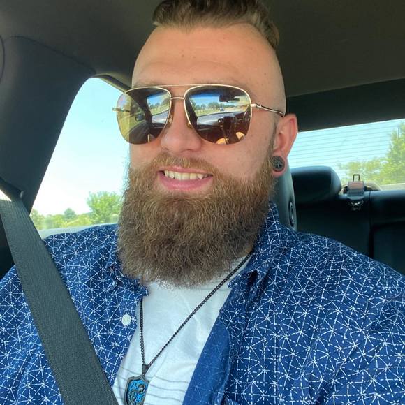 Profile Picture of Michael Hertel (@hertelmichael36) on Poshmark