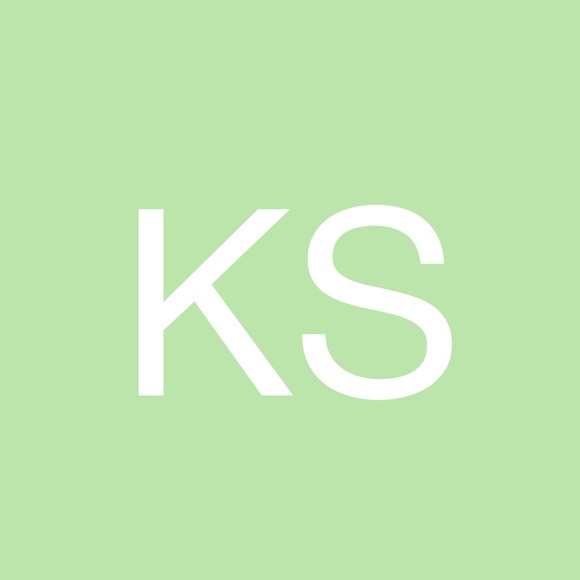 Profile Picture of Kyleigh Scoggins (@kyleighscogg811) on Poshmark