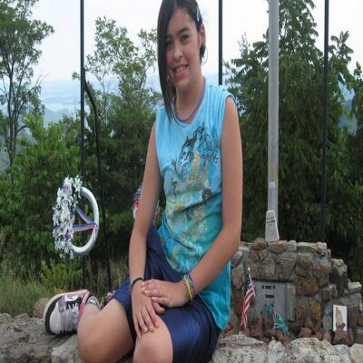 Profile Picture of Loretta Goodman (@SillyBands10) on Twitter