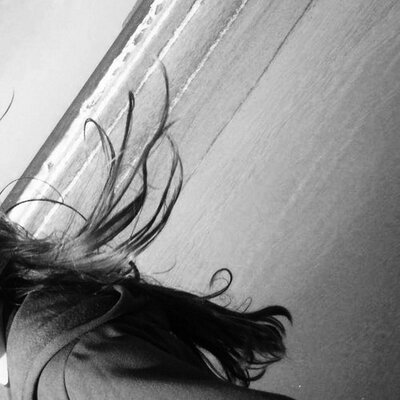 Profile Picture of Lara (@Lara_Feldman) on Twitter