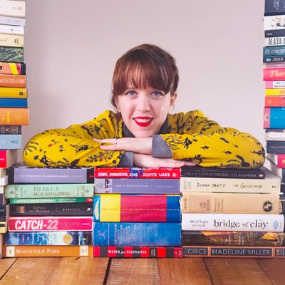 Profile Picture of Laura Clarke (@thebookhabit) on Twitter