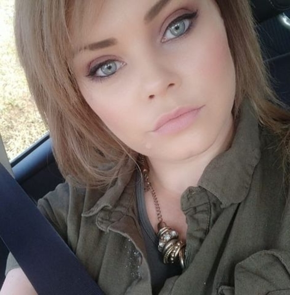 Profile Picture of Maria Cave (@maria_cave) on Poshmark