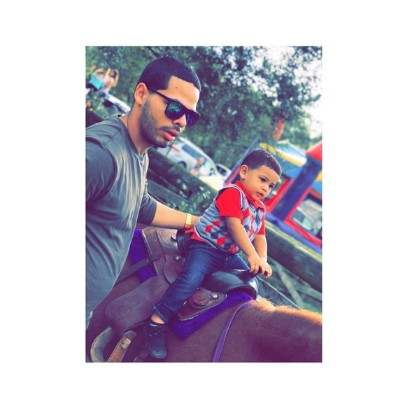 Profile Picture of Luis Pagan (@luisrmadera94) on Poshmark