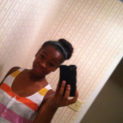Profile Picture of Emerald Evans (@love_life34) on Twitter