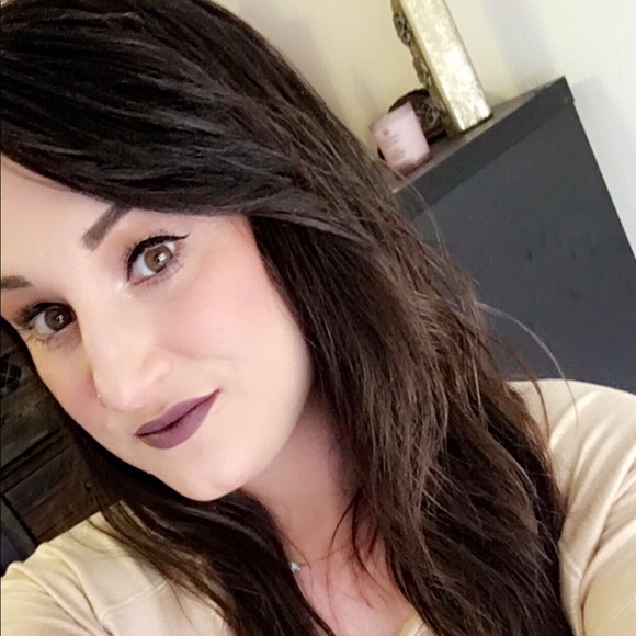 Profile Picture of Andrea Campbell (@andreayc) on Poshmark