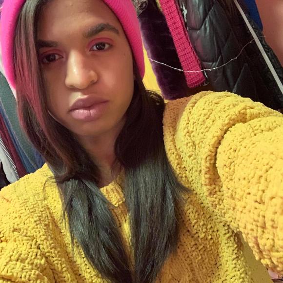 Profile Picture of Alexa Vasquez (@alexa0203) on Poshmark