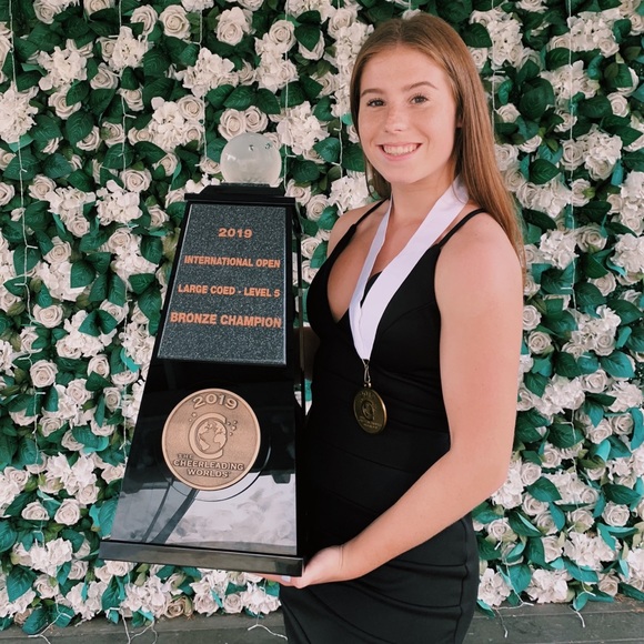 Profile Picture of Cori Allen (@coriallenn) on Poshmark