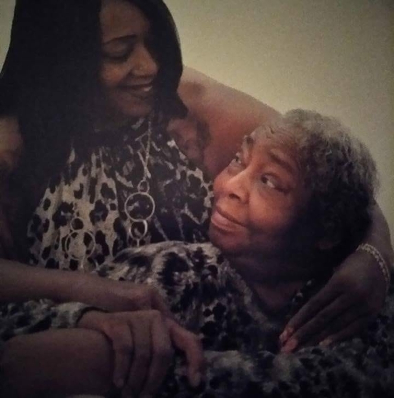 Profile Picture of Cheryl Lowe (@cheryllowe66) on Poshmark