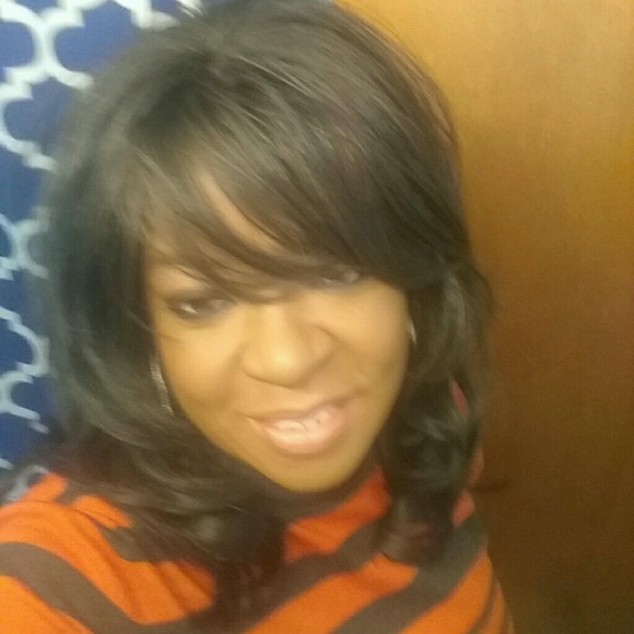 Profile Picture of Earnestine Ross (@jiannafaith1) on Poshmark