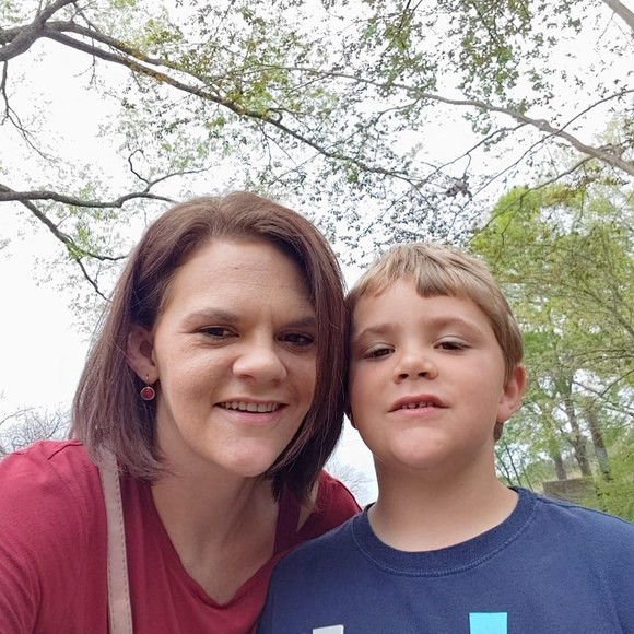 Profile Picture of Amanda Watts hayles (@haydensmom5) on Poshmark