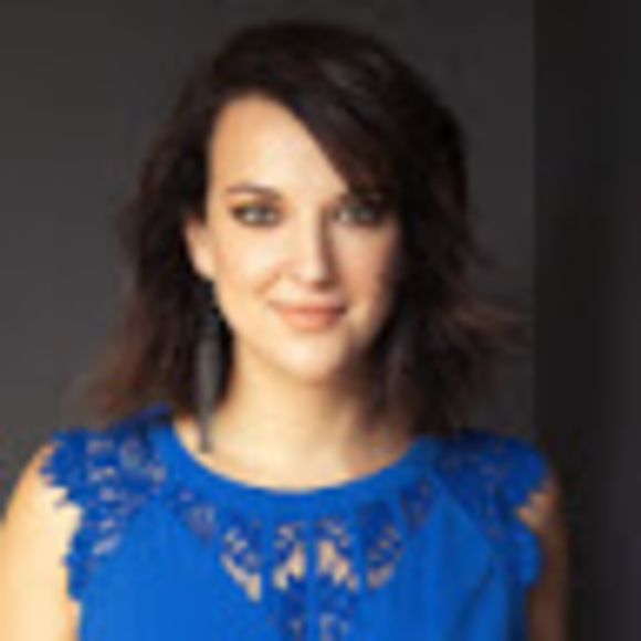 Profile Picture of Amanda Hankins (@amandalhankins) on Poshmark