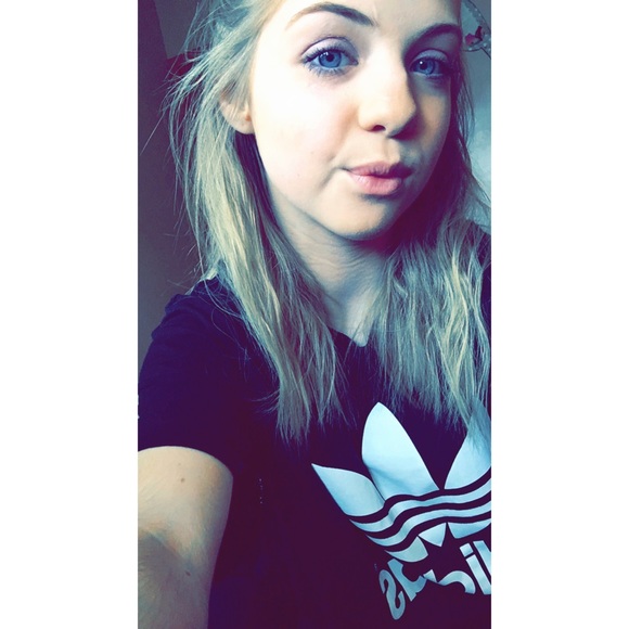 Profile Picture of Erin Cloyd (@erincloyd) on Poshmark