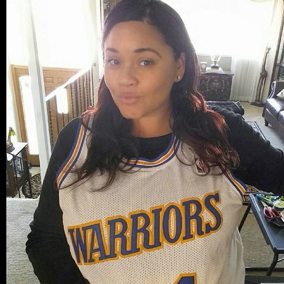 Profile Picture of Kimberly Deboe (@kimmybo33) on Poshmark