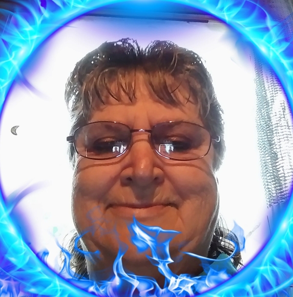 Profile Picture of Lois Cooley (@cooleylois5) on Poshmark